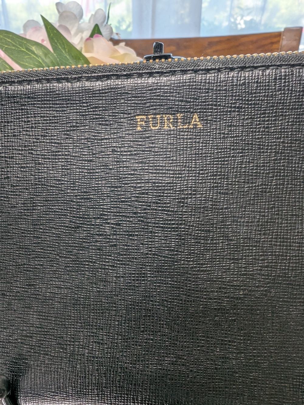 Furla Black Saffiano Leather Wristlet with Gold Logo - Picture 2 of 8